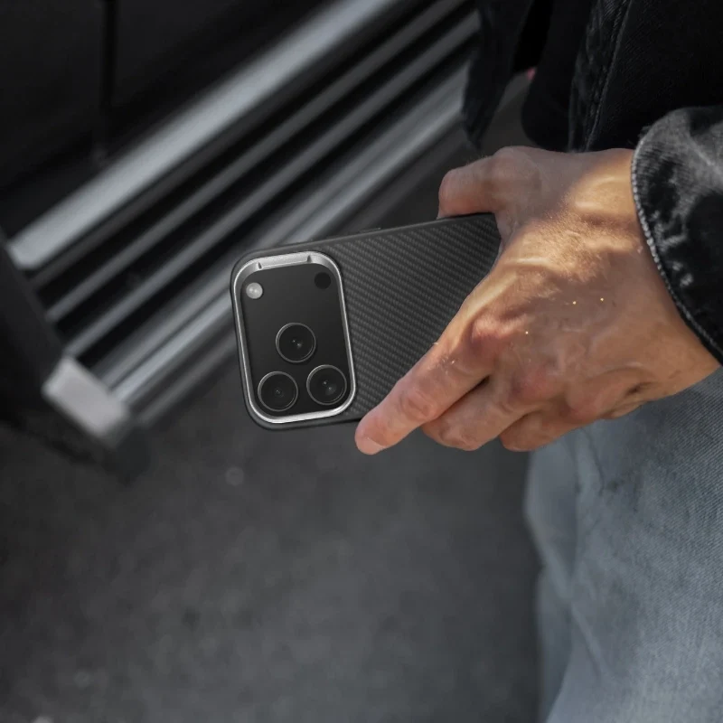 Carbon Case s de l'iPhone 18 Pro Max avec MagSafe