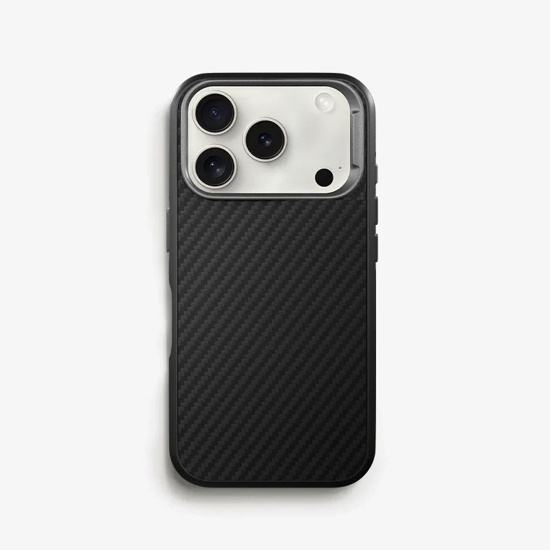 Carbon Case s de l'iPhone 18 Pro avec MagSafe