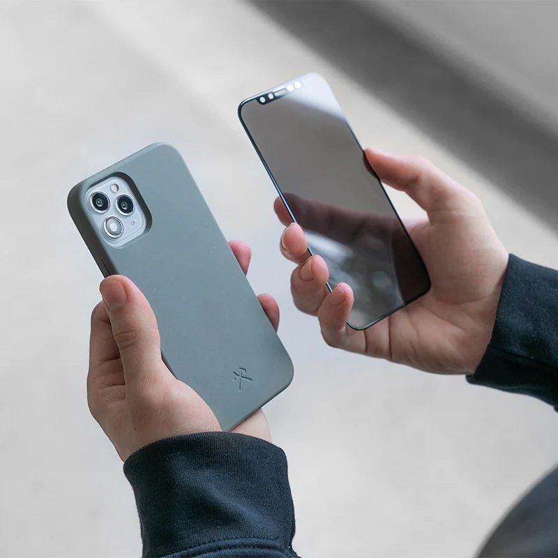 Verre blindé pour iPhone 12 / 12 Pro avec protection contre les regards indiscrets