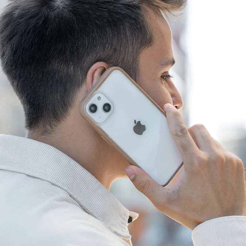 Étui pour iPhone 13 transparent