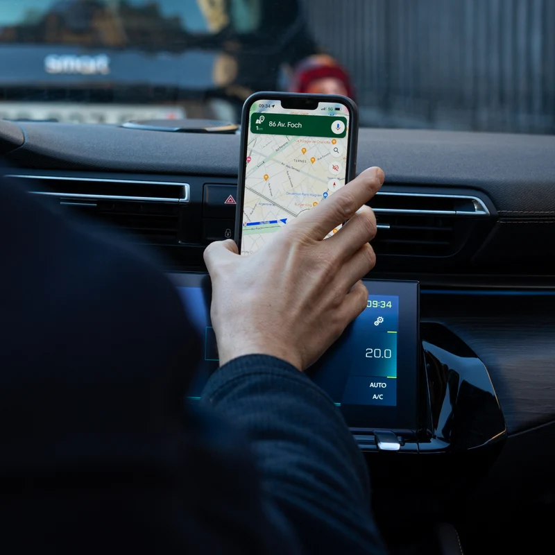 Support téléphone voiture