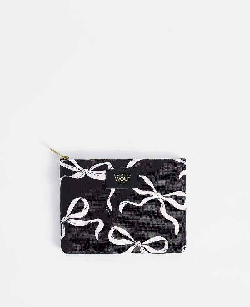 Carlota Pouch