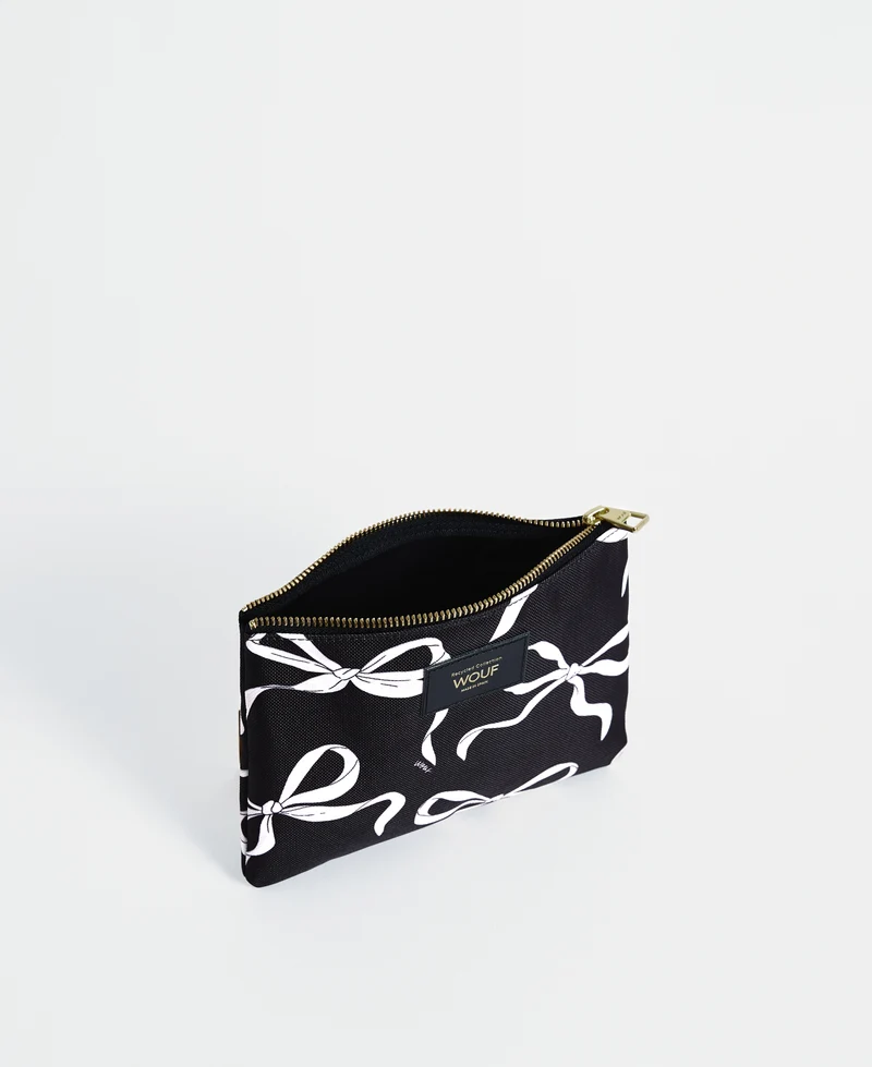 Carlota Pouch