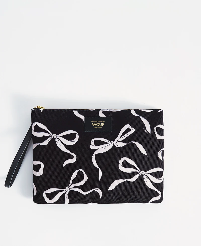 Carlota XL Pouch Bag
