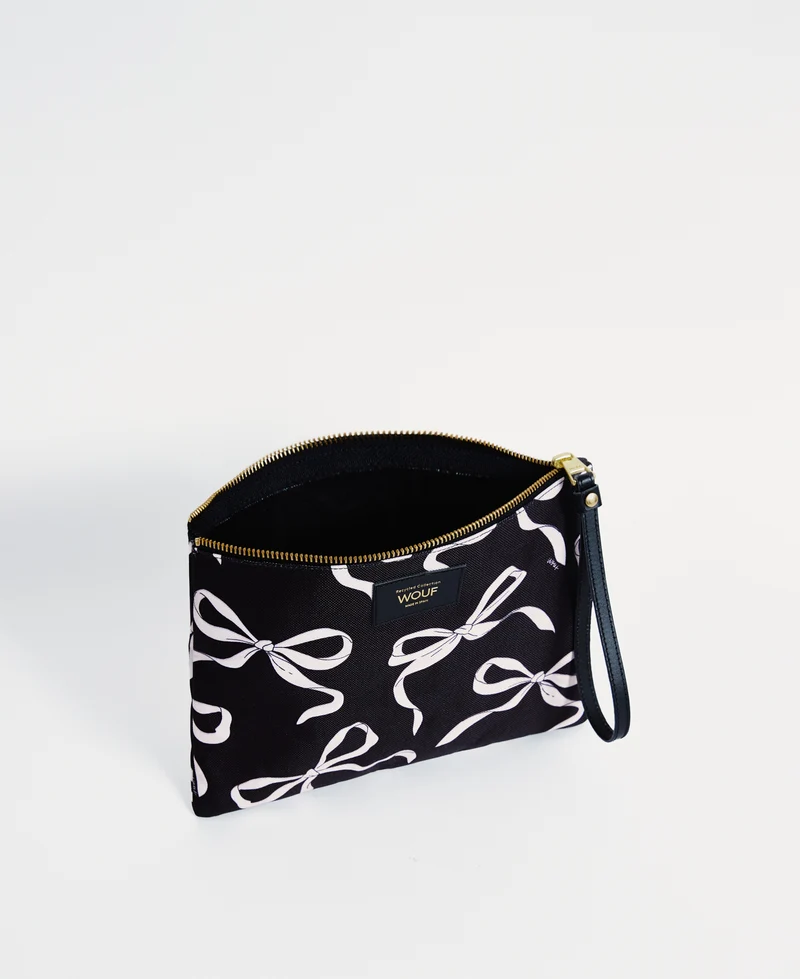 Carlota XL Pouch Bag