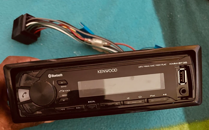 Auto radio et kit main libres