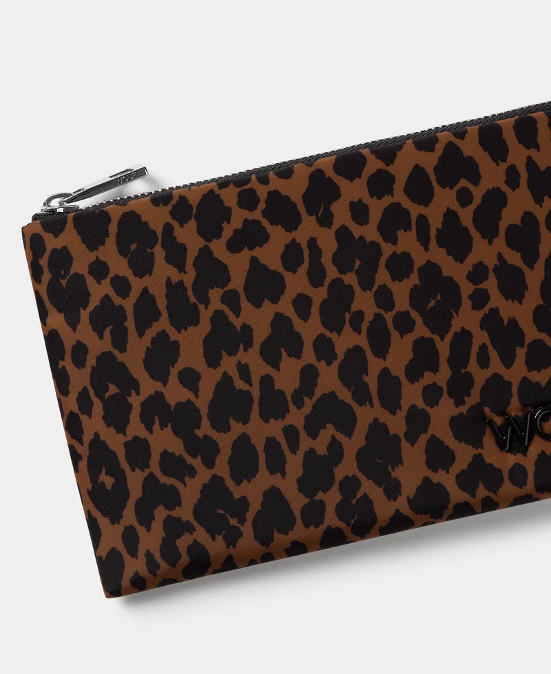 Leo Pouch