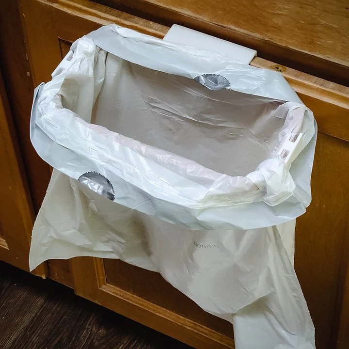 Support de sac poubelle pour porte de placard de cuisine