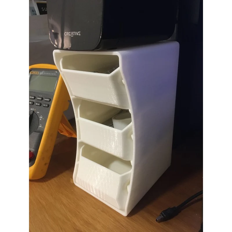 Tiroir de bureau compact pour le rangement de petites pièces