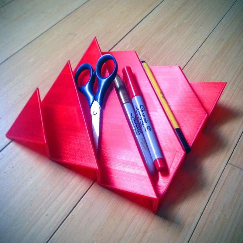 Bacs de bureau minimalistes WAVE pour stylos et accessoires