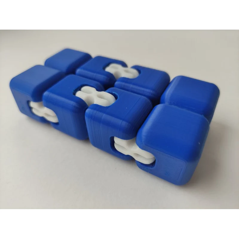 Cube infini pliable jouet fidget pour la concentration