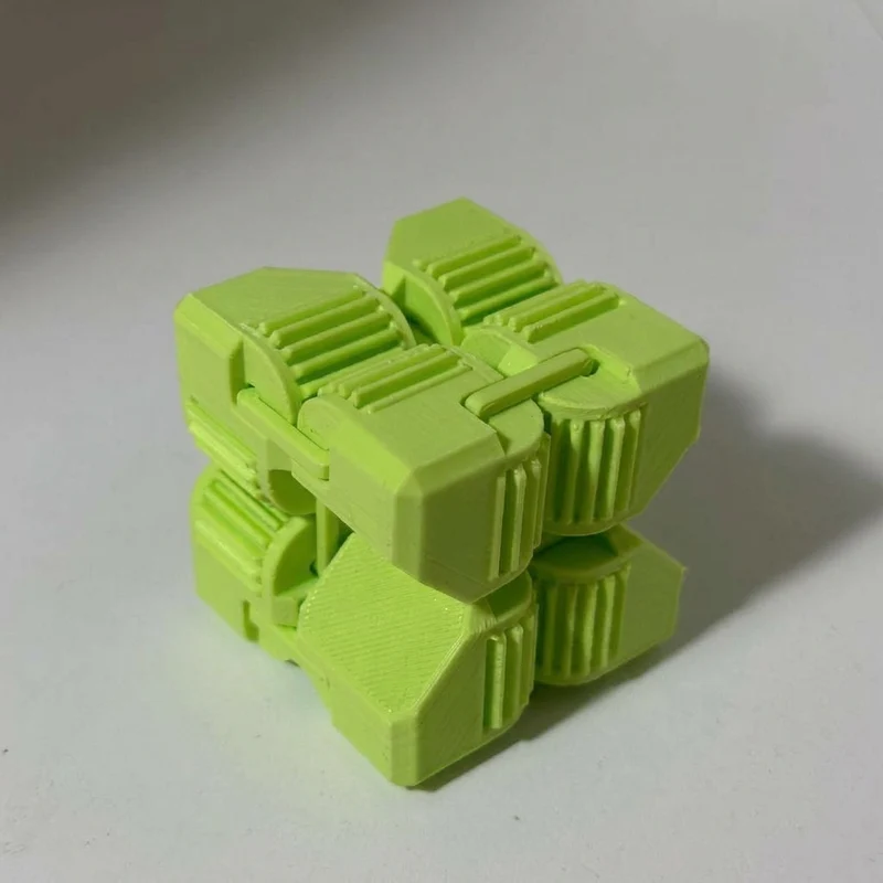 Cube fidget mécanique avec engrenages intégrés