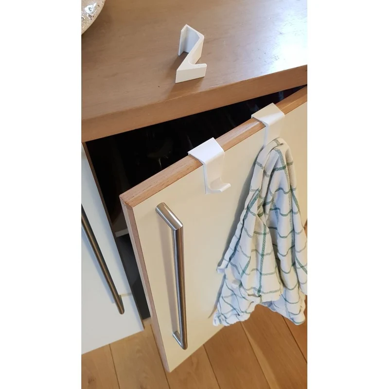 Crochet pour torchon à suspendre sur porte de placard
