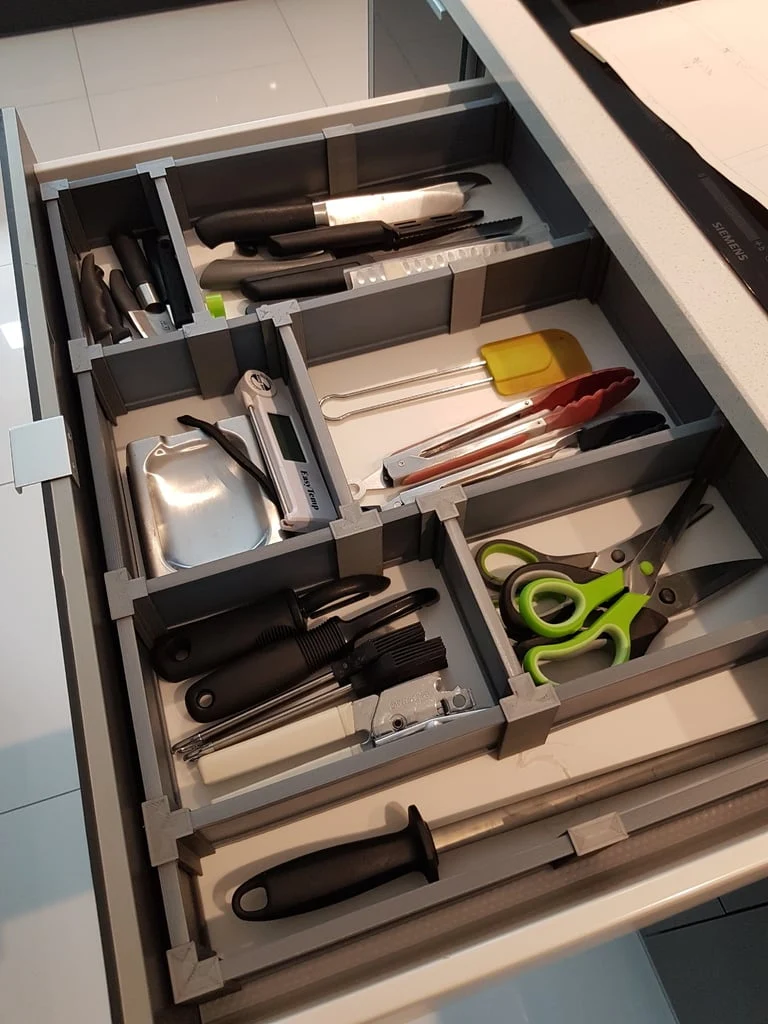 Système d'organisation modulaire pour une division flexible des tiroirs