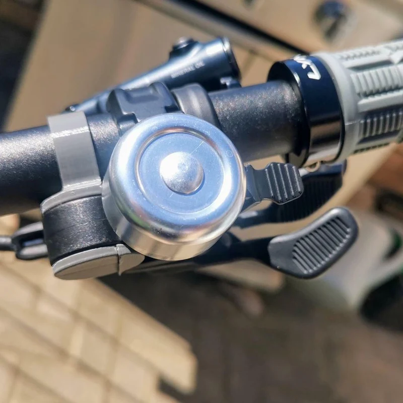 Adaptateur coudé pour sonnette de vélo VTT