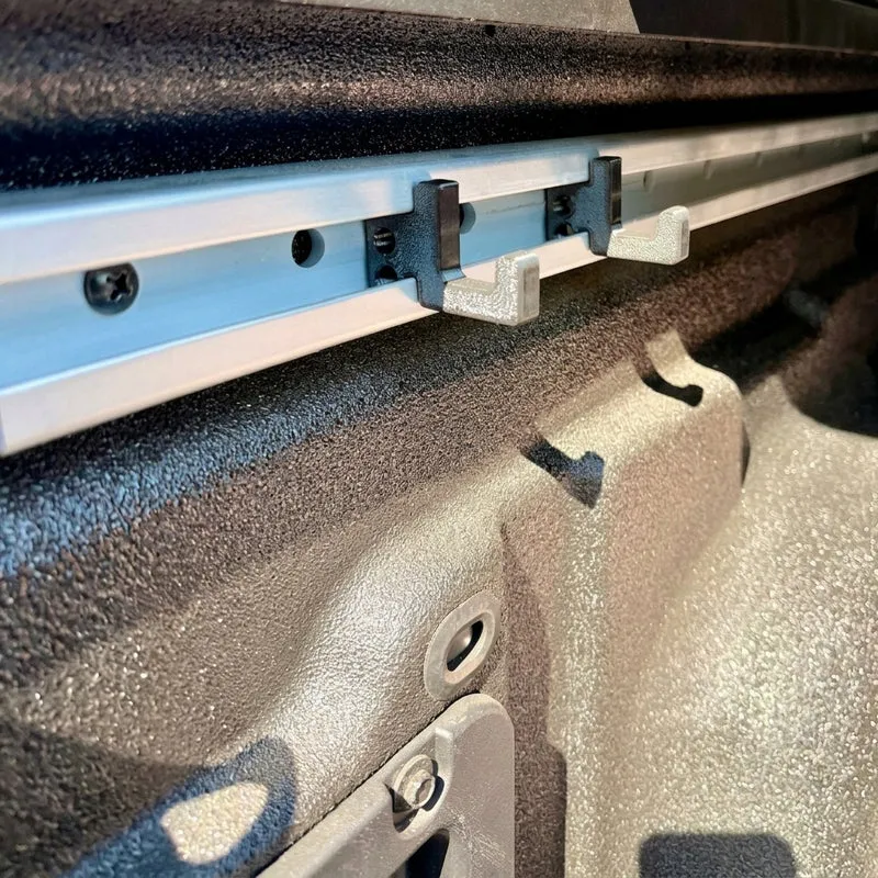 Crochet pour rails de chargement sur Ford Maverick