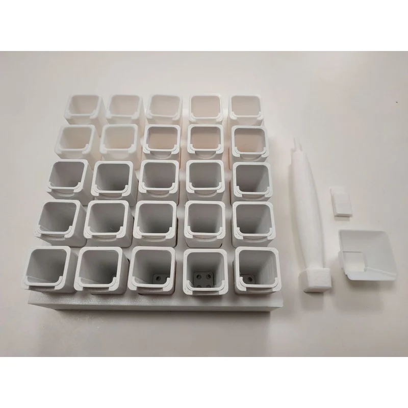 Plateau de semis compact avec pots et outils de semis