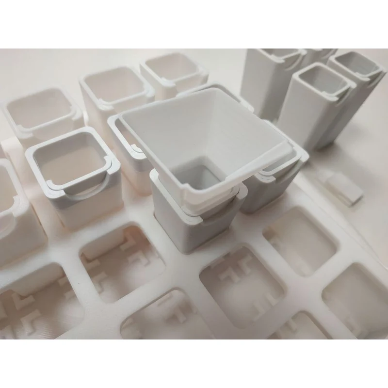 Plateau de semis compact avec pots et outils de semis