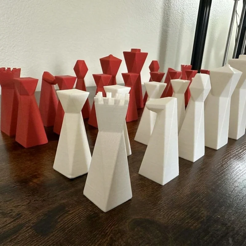 Jeu d'échecs géométrique moderne au design angulaire