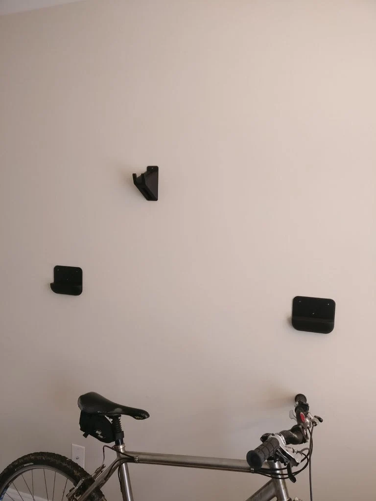 Support mural gain de place pour vélo avec support de pédale