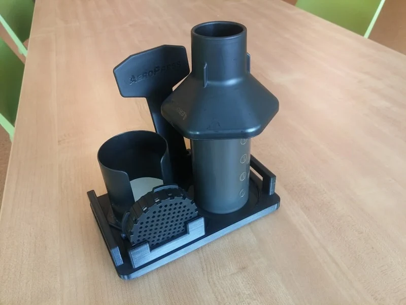 Station d'organisation compacte pour équipement à café Aeropress