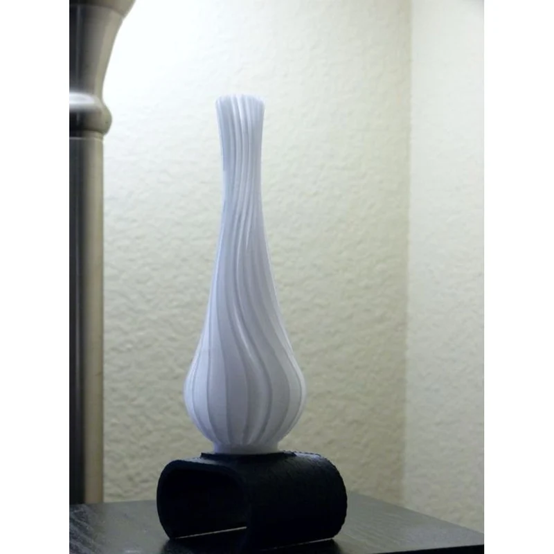 Vase sculpturale avec design turbine torsadé