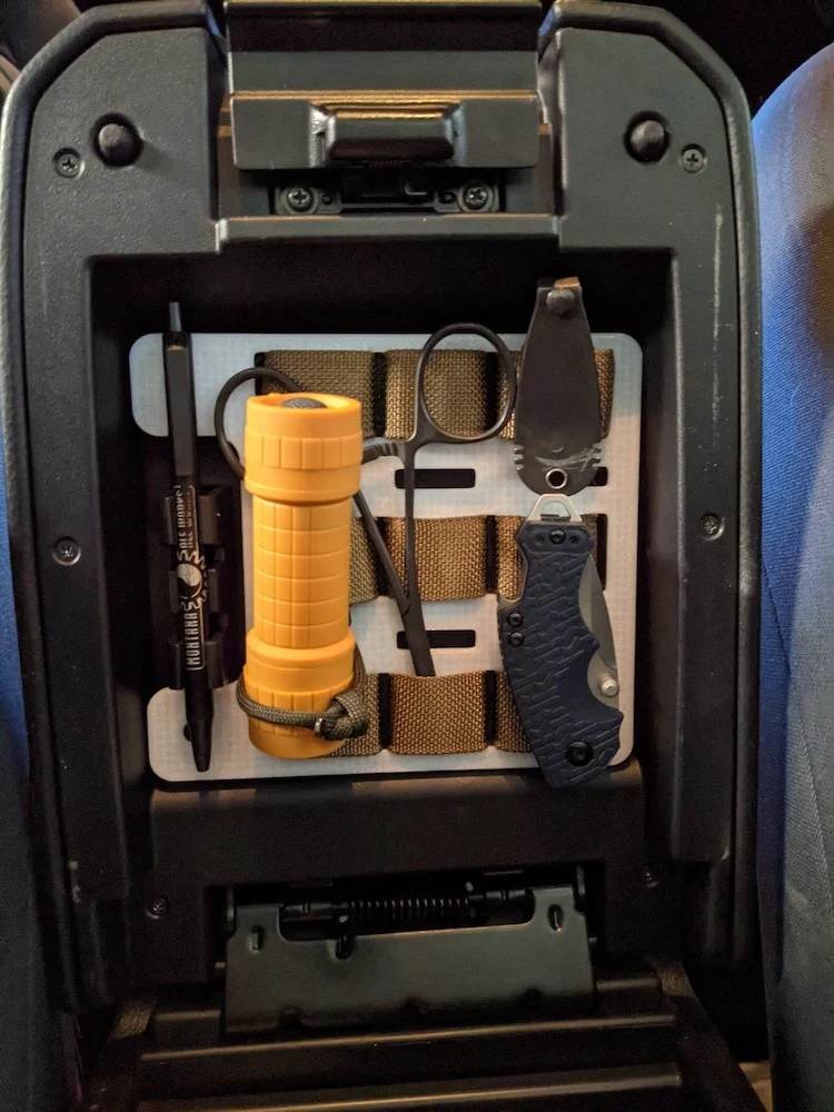 Panneau de rangement MOLLE pour console centrale de Toyota Tacoma
