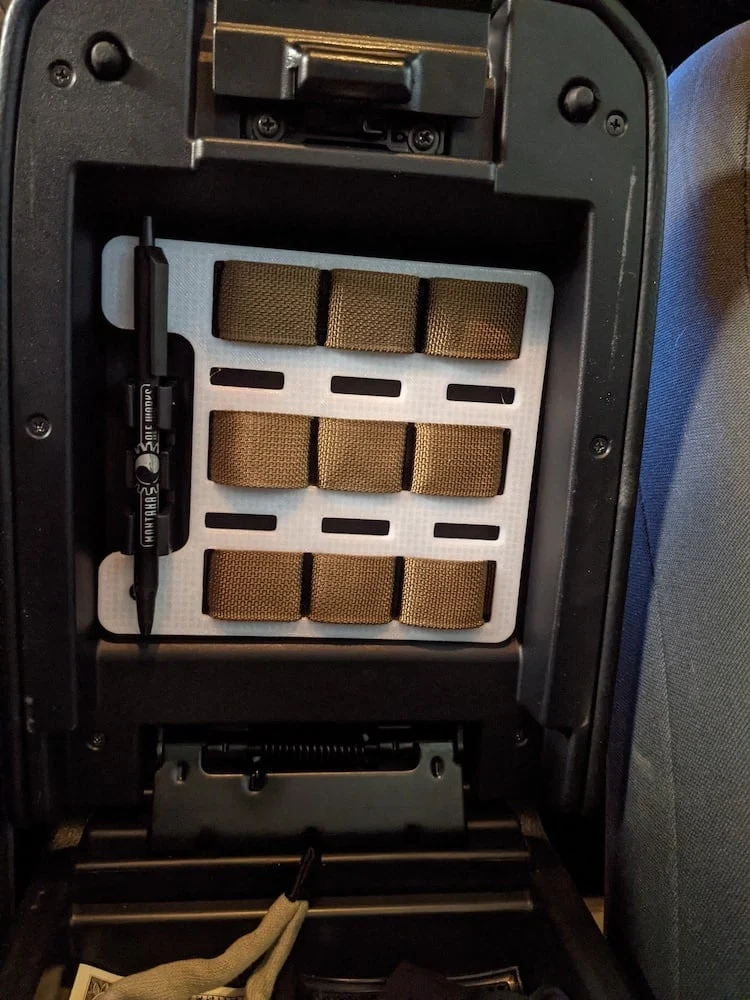 Panneau de rangement MOLLE pour console centrale de Toyota Tacoma