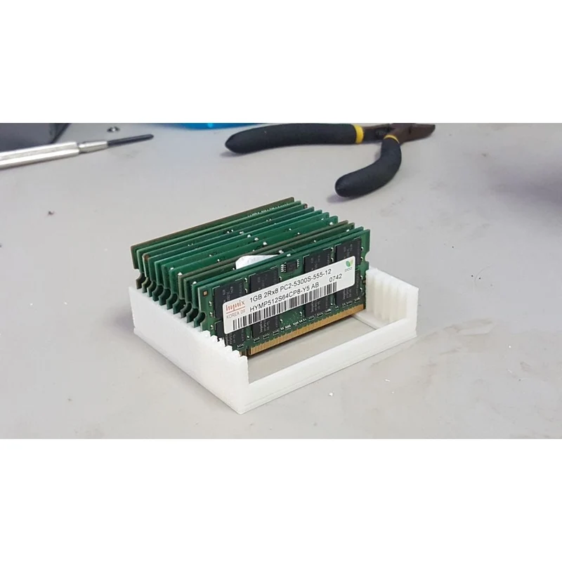 Support de rangement pour 16 modules de RAM portable