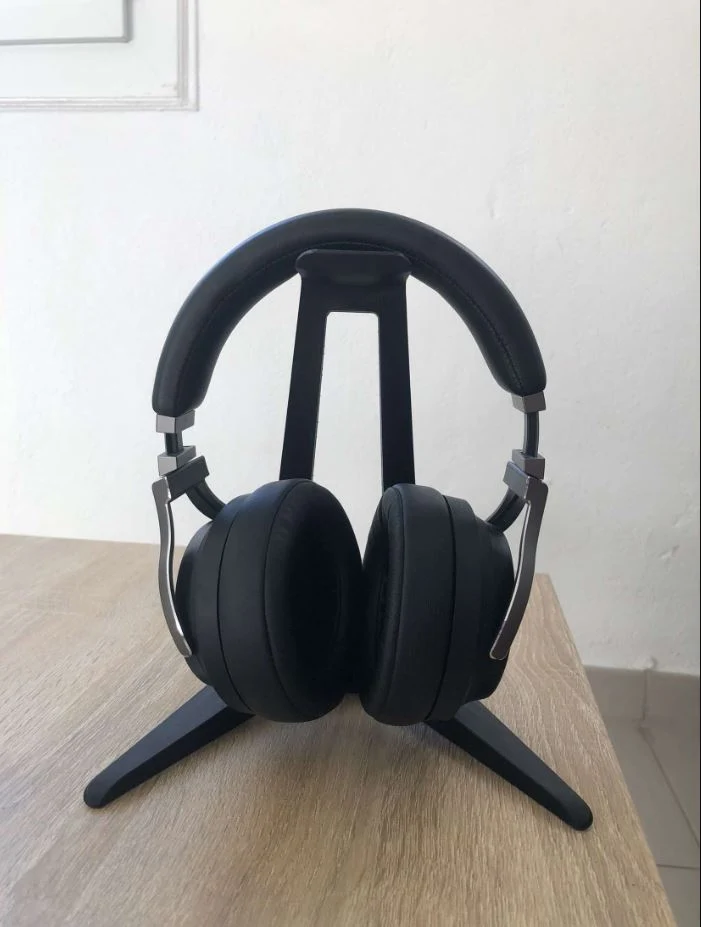 Support pour casque fonctionnel et stable