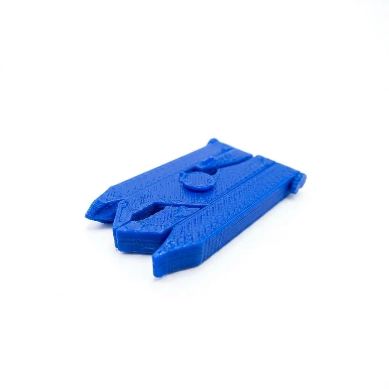Outil multifonction compact et pliable avec pince