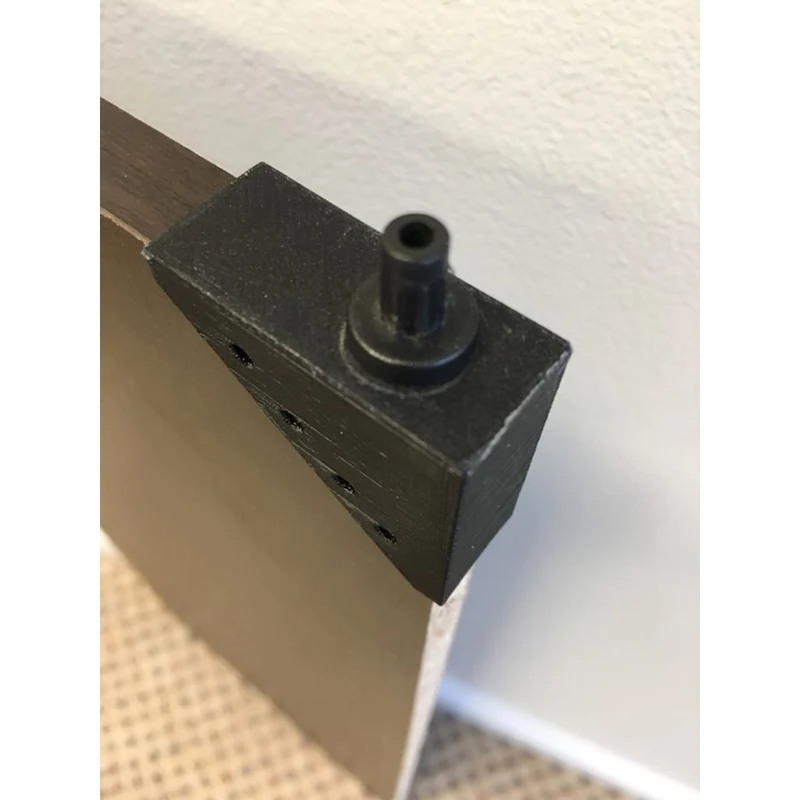 Équerre de coin pour la réparation de la charnière de porte de placard
