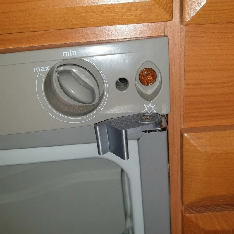 Serrure de porte pour réfrigérateur de caravane Electrolux Trimixte
