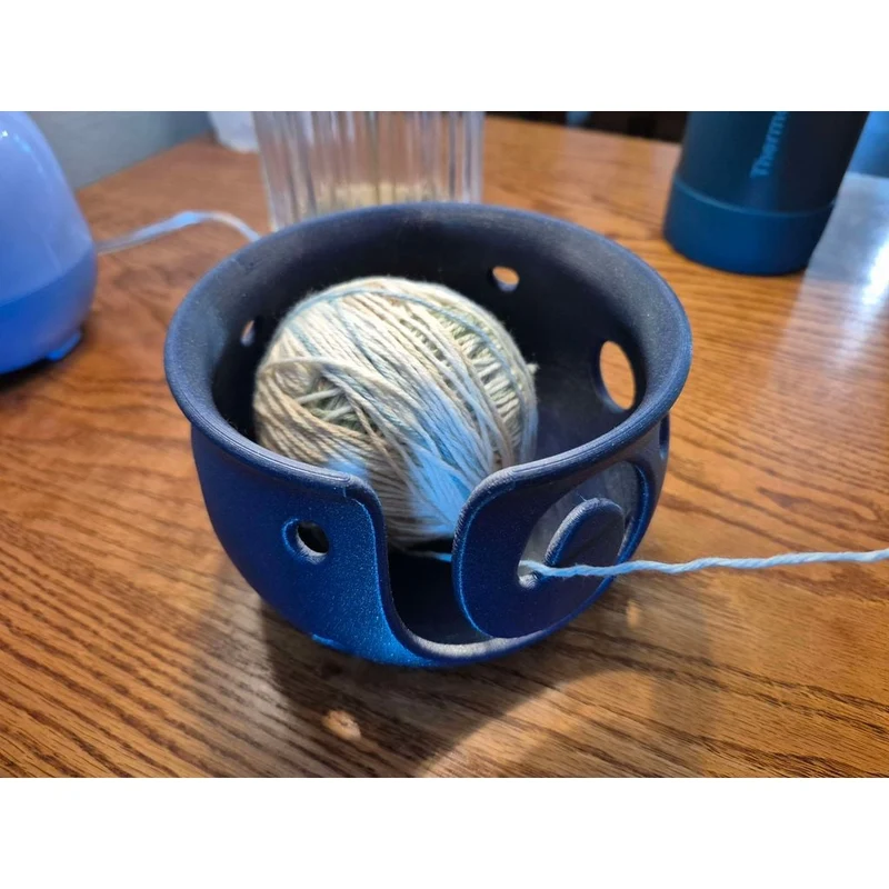 Bol impractical pour laine à tricoter et crocheter