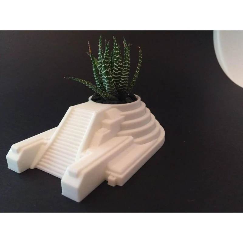 Cache-pot temple aztèque pour petites succulentes