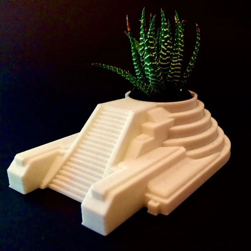 Cache-pot temple aztèque pour petites succulentes