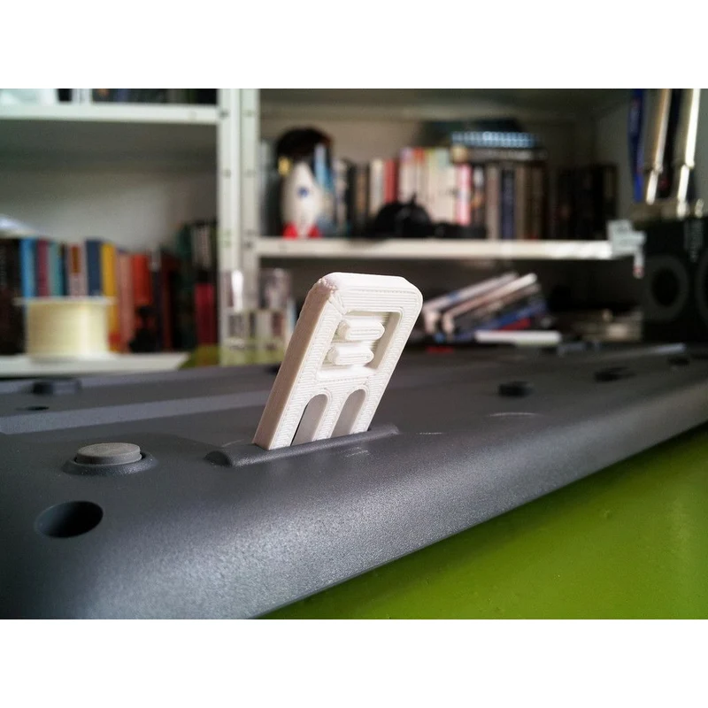 Pied de remplacement et rehausseur pour clavier d'ordinateur