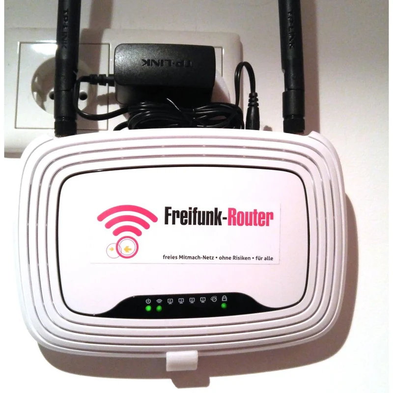 Fixation pour prise routeur TP-Link WR841N