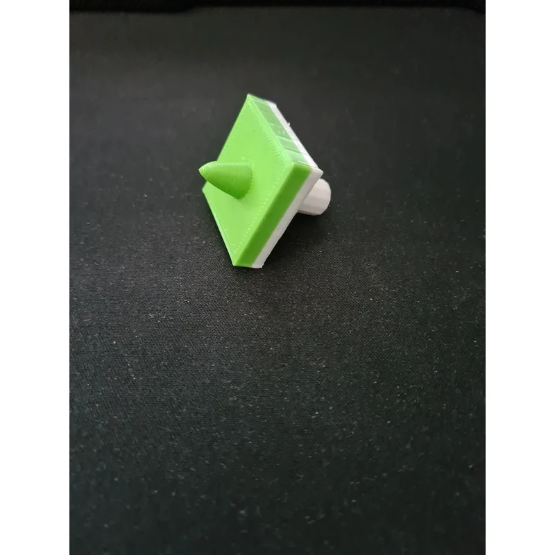 Tasseur de terre pour plateau de semis de 30x30 mm