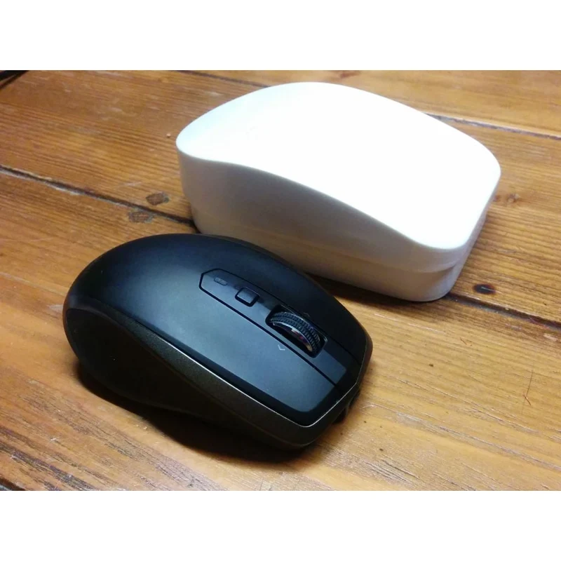 Boîtier de transport pour souris Logitech MX Anywhere 2