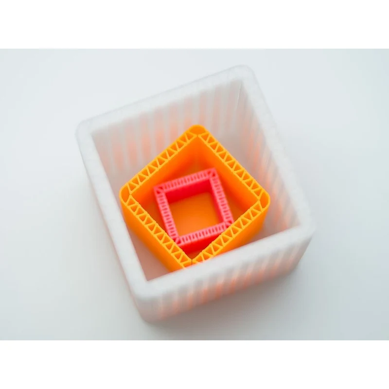 Boîte de rangement réglable avec profil ondulé