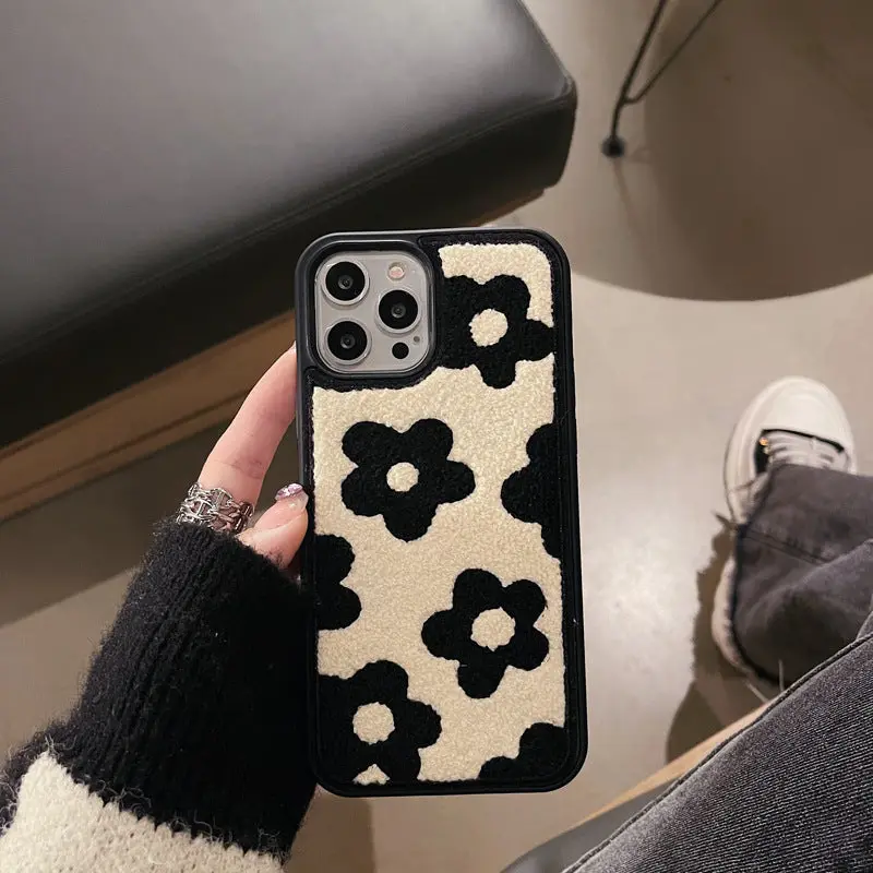 Coque de Téléphone Fleurie PLUSHY