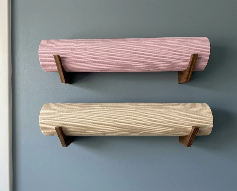 Support mural pour le rangement de tapis de yoga