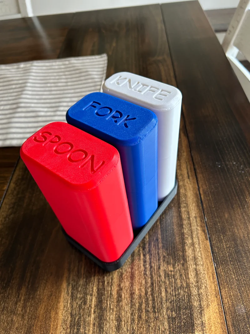 Porte-couverts et ustensiles pratique avec couvercle pour le voyage et le stockage