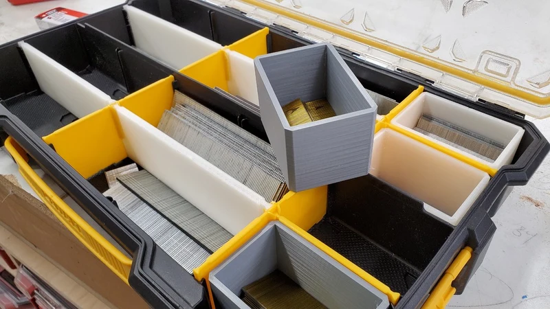 Organiseur Dewalt : séparateurs longs et petites boîtes de rangement
