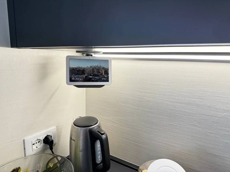 Support pivotant Google Nest Hub pour montage sous armoire