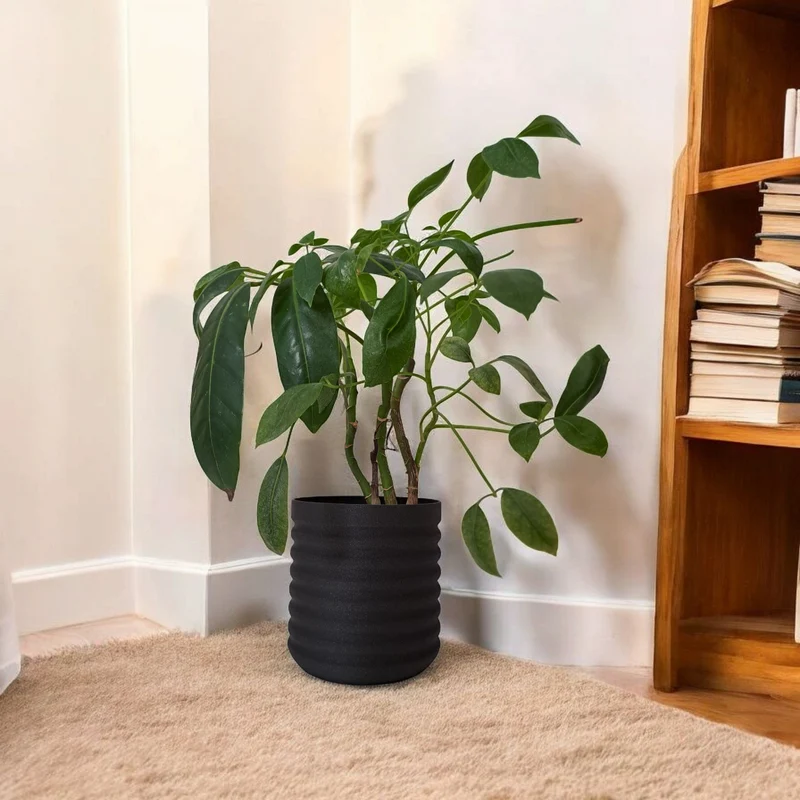 Vase moderne RippleBloom au design ondulé