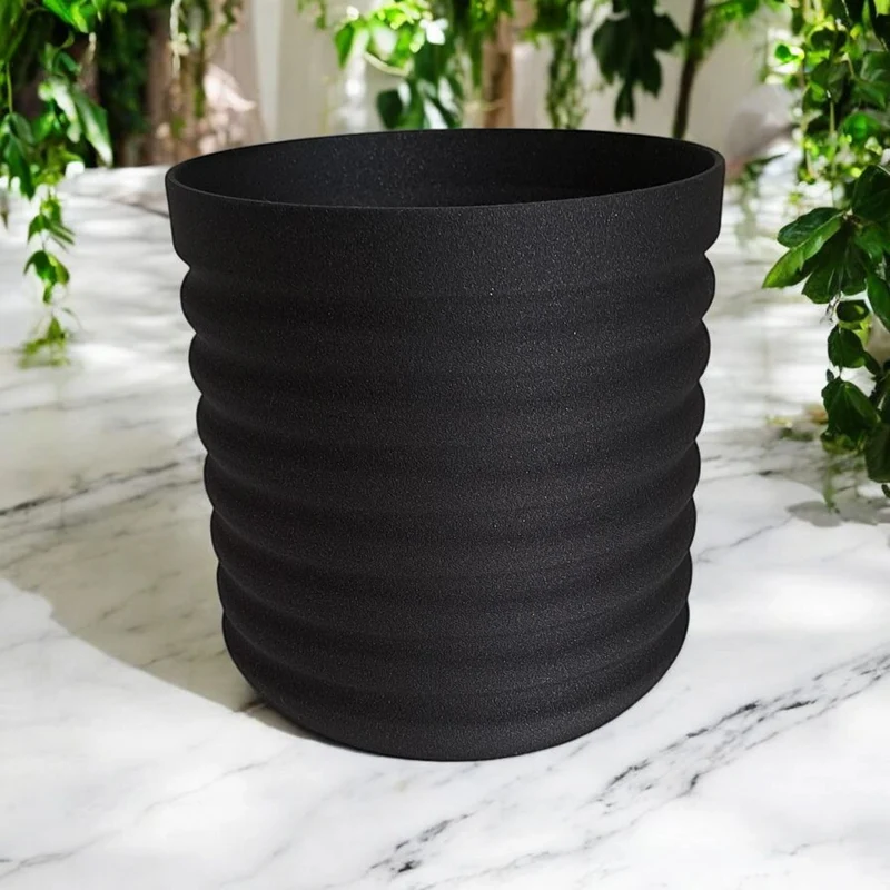 Vase moderne RippleBloom au design ondulé