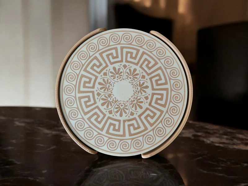 Sous-verres en verre au design grec avec support pratique