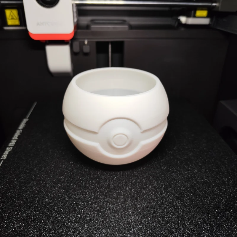 Porte-crayon Pokéball pratique pour bureau
